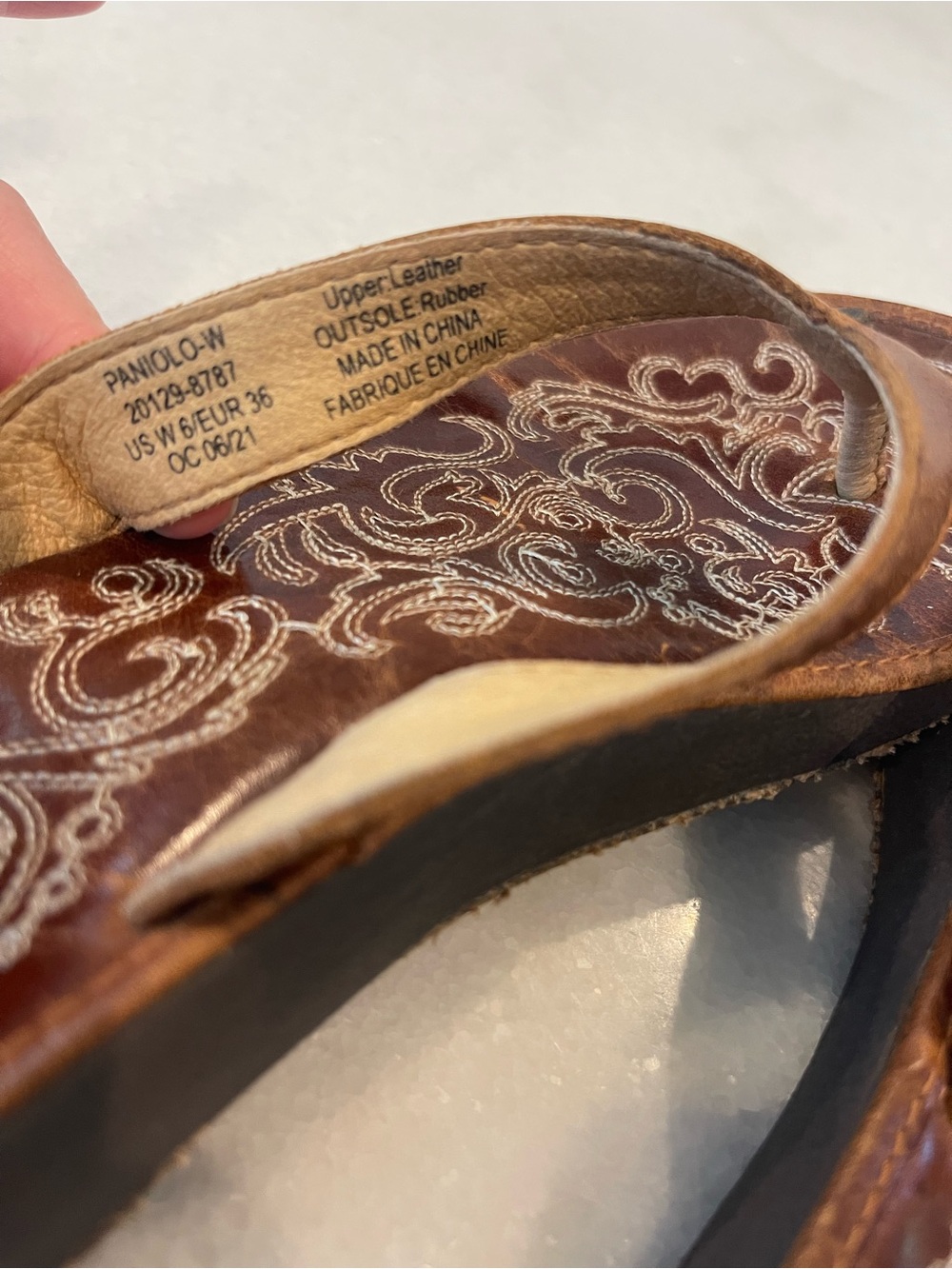 OluKai Paniolo Brown Leather Flip Flop Sandals Shoes 6 - Picture 5 of 7